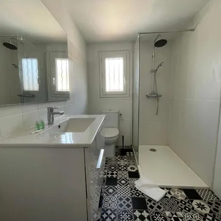 Superbe T2 Neuf Centre Wifi Terrasse Netflix